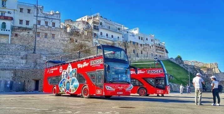 الحافلات المكشوفة تواصل رفع منسوب السياحة بطنجة