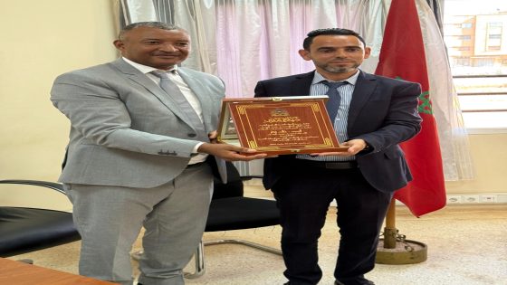 المحمدية…جمعية الشرفاء المجدبة الأدارسة الكبرى لحفدة الولي الصالح سيدي موسى المجدوب تكرم السيد خالد فخار قائد المنطقة تقديرا لمساهمته القيمة في إنجاح مهرجان زنانة لعام 2025، دون تسجيل أي انفلات أمني